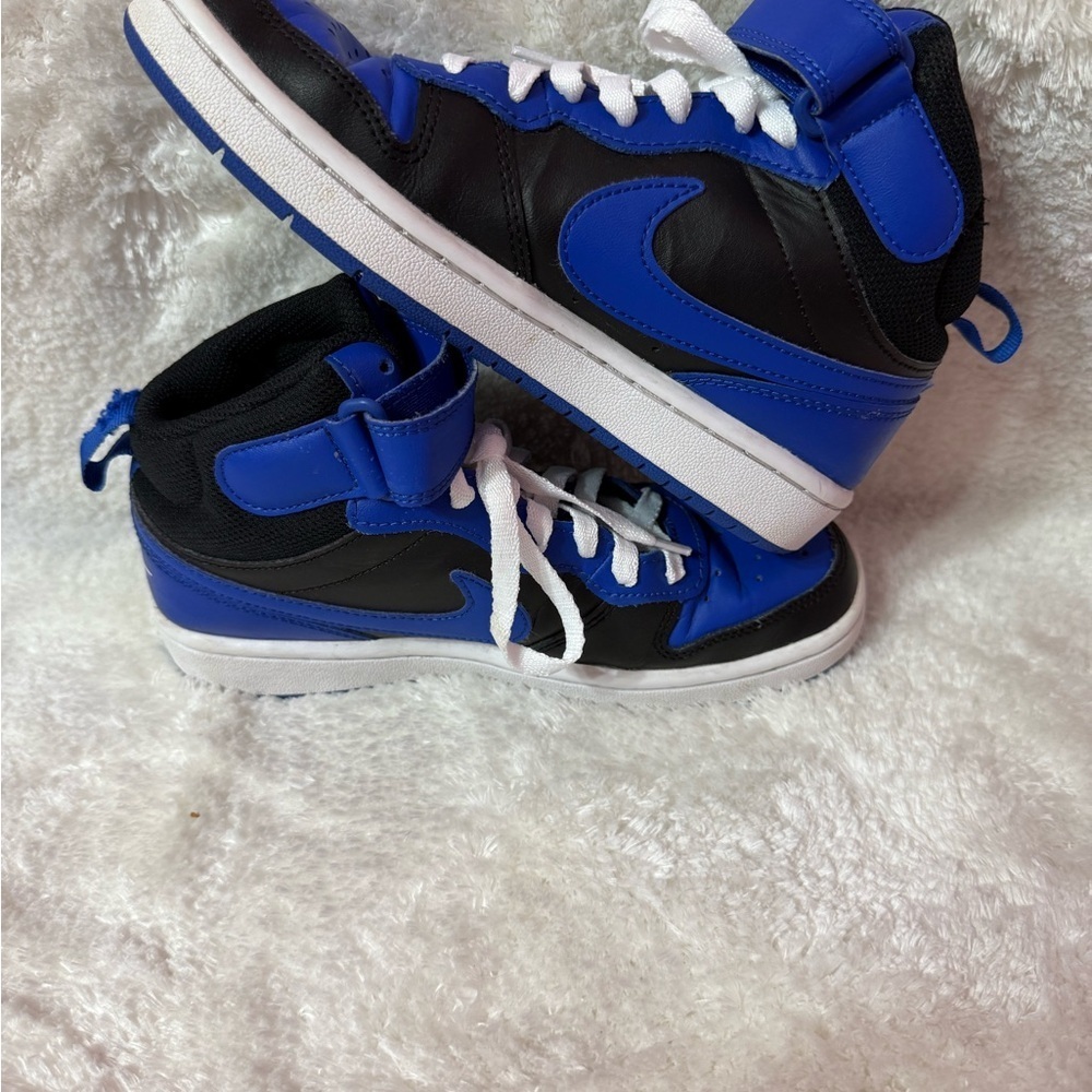 Nike Kids Size 3.5Y DM8872-001 Blue Black White Sneakers - Picture 2 of 7